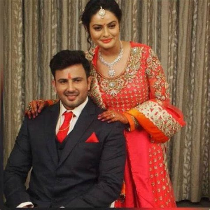 Akshat Gupta's Wife: Unveiling The Mystery