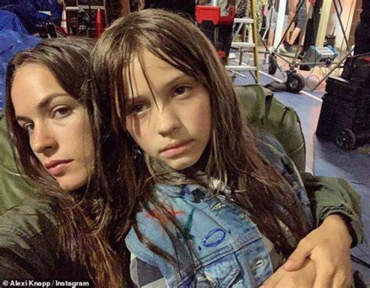 Alexis Knapp And Ryan Phillippe: A Detailed Look At Their Relationship