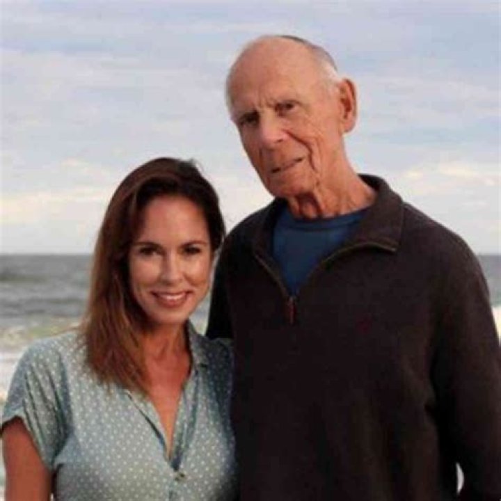 All We Know About Christian Laettner’s Wife, Lisa Thibault