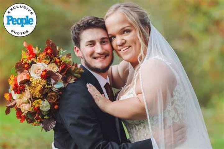 All You Need To Know About Elizabeth Johnston's Engagement