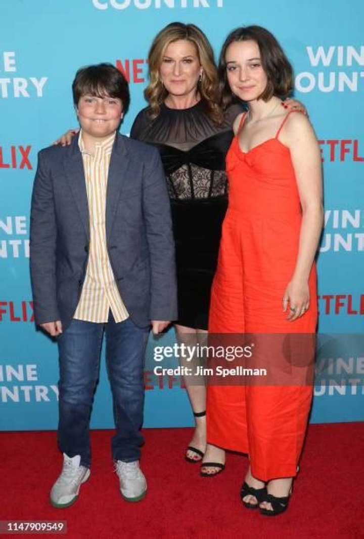 Ana Gasteyer Parents: Who Are Phil Gasteyer &amp; Mariana Roumell-Gasteyer?