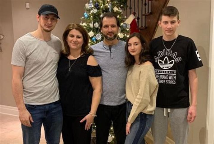 Anthony Cirelli Wife: Is Tampa Bay Center Married?