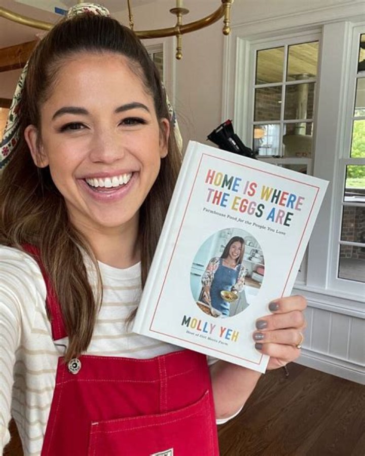 Are Molly Yeh’s Parents Divorced? American Cookbook Author’s Religion Explored