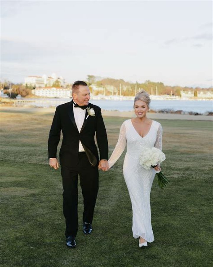 Are Pigman and Junie married? Just Junnie Bikini Pics, Husband, Age and Wikipedia