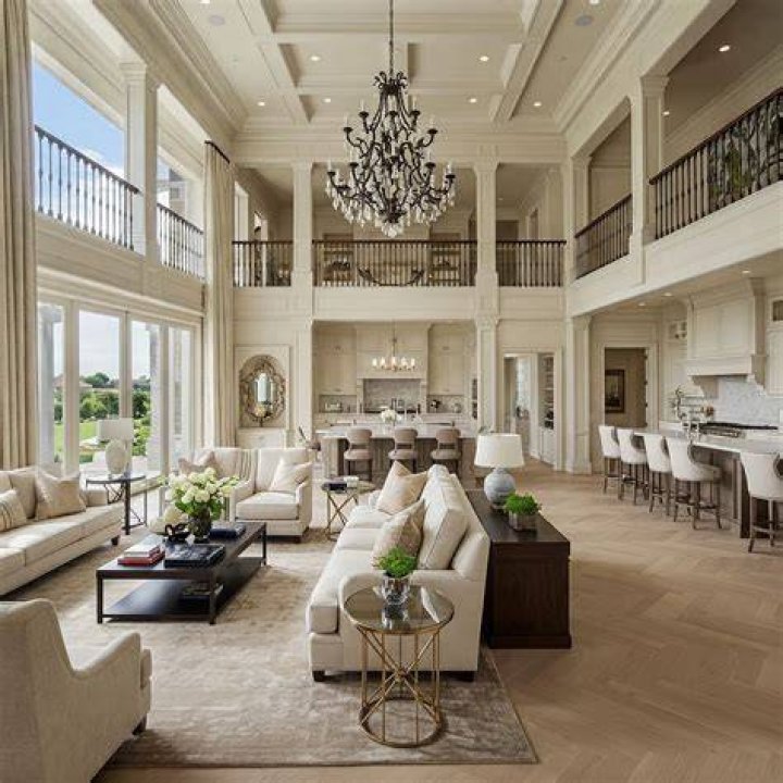Barron Trump's Luxurious Mansion: Inside The First Family's Private Residence