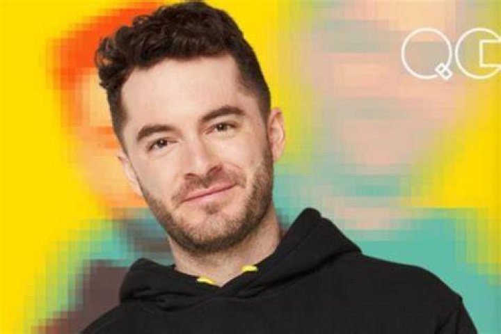 CaptainSparklez’s Girlfriend – Did The YouTuber Find Any Partner Besides In The Sims?