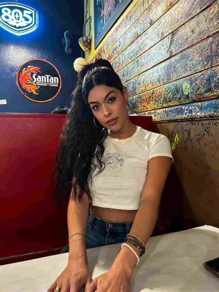 Chloe Khan Bio, Wiki, Age, Height, Husband, Kids, X-Factor, Model, and Net worth