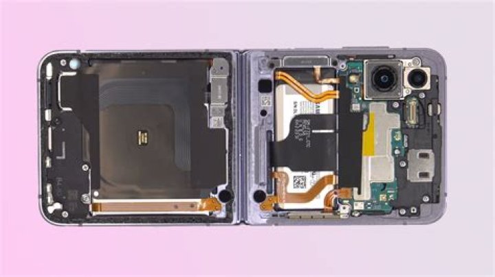 Common Samsung Galaxy Z Flip 3 problems and how to fix them