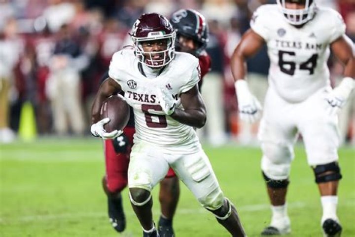 Devon Achane Parents, Texas A&amp;M Running Back Family Life In A Nutshell