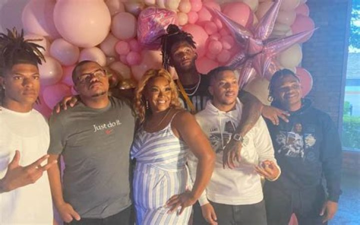 Discovering Ceedee Lamb's Parents: The Roots Of A Rising Star