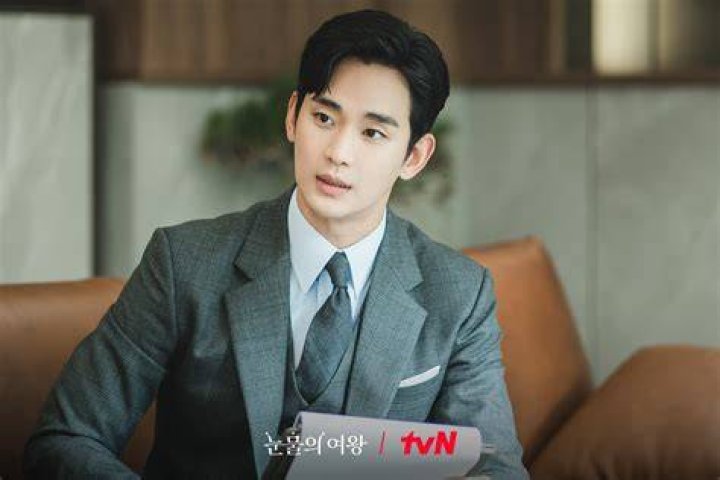 Discovering The Life And Career Of Kim Soo Hyun