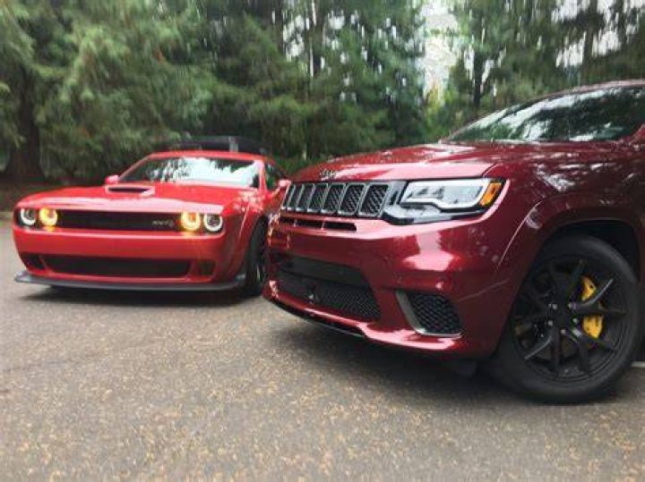Dodge Challenger SRT Hellcat vs. Jeep Grand Cherokee Trackhawk