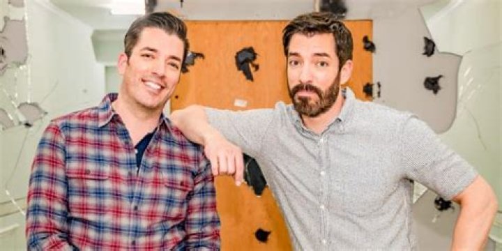 Drew Scott's SUV Backed By The Bros: A Closer Look