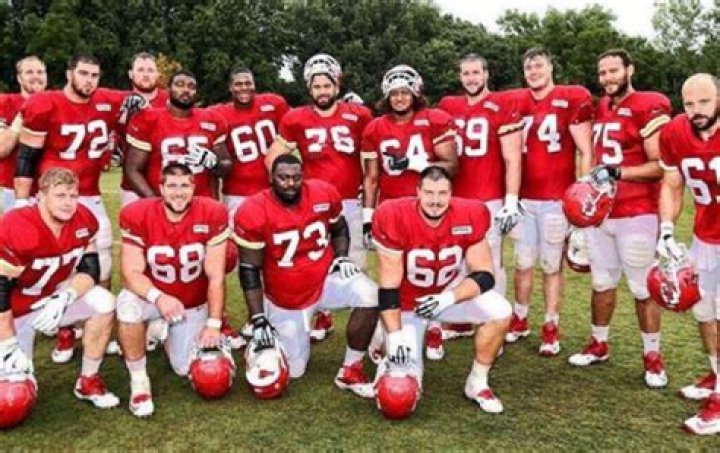 Eric Fisher – Bio, Facts, Net Worth, Salary, Personal Life, Family, Height, Age, Ranking, Education, Dating, Girlfriend, Wife, Weight, Contract, Wiki
