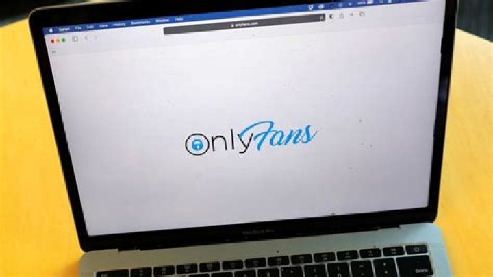 Estrellas de OnlyFans contratan asistentes para mensajes cachondos