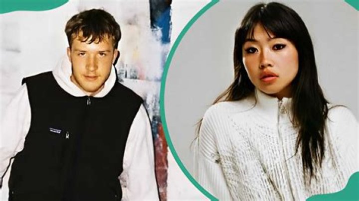 Exploring The Buzz: Beabadoobee's New Boyfriend