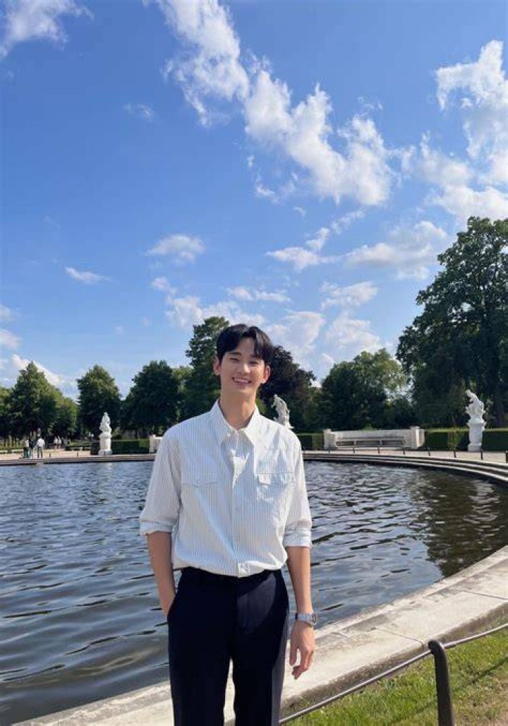 Exploring The Fascination With Kim Soohyun's Feet