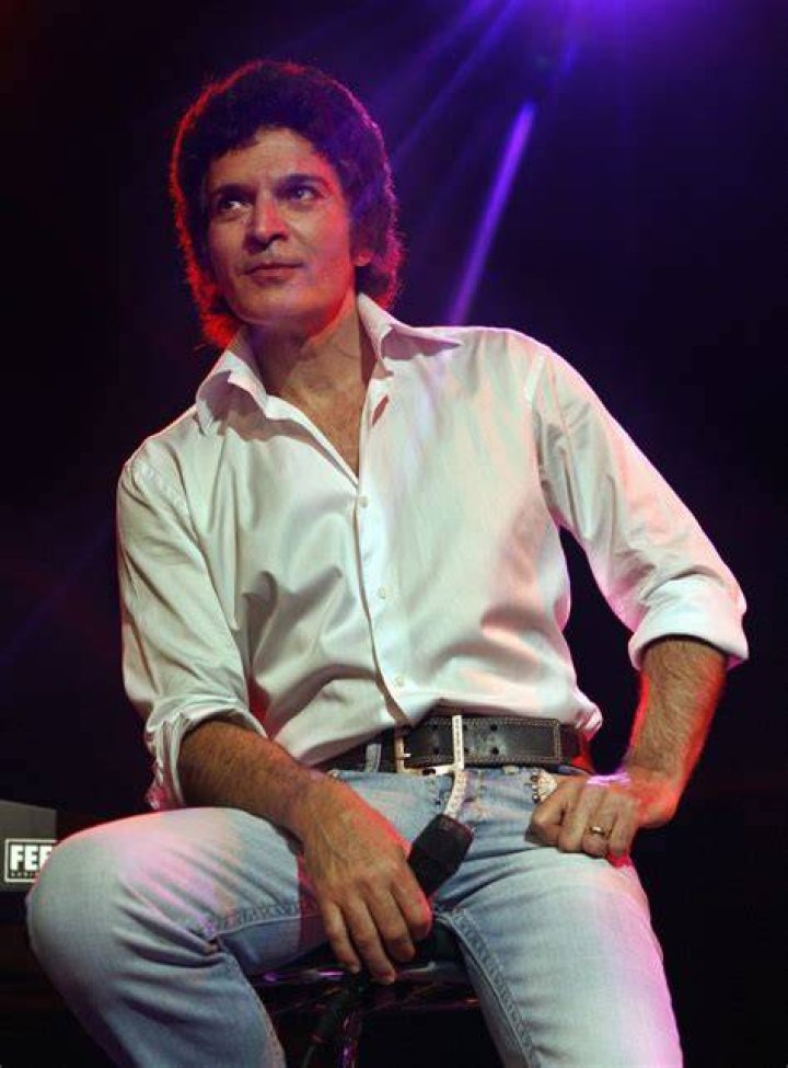 Gino Vannelli Bio, Wiki, Age, Height, Wife, Family, Brother to Brother, Songs and Net Worth