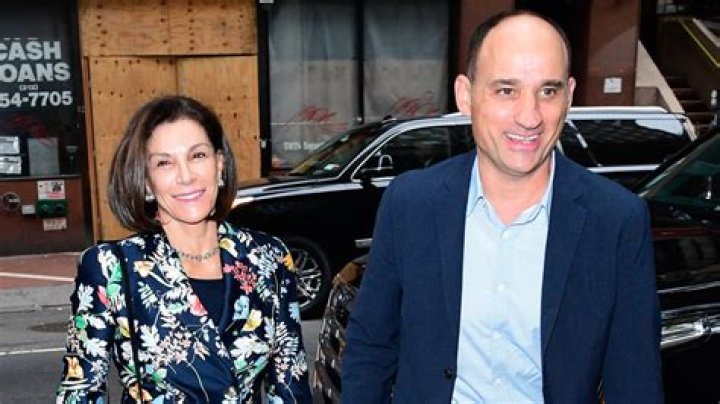 Gordon Farr (Hilary Farr Husband) Wikipedia, Bio, Age, Height, Weight, Wife, Net Worth, Facts