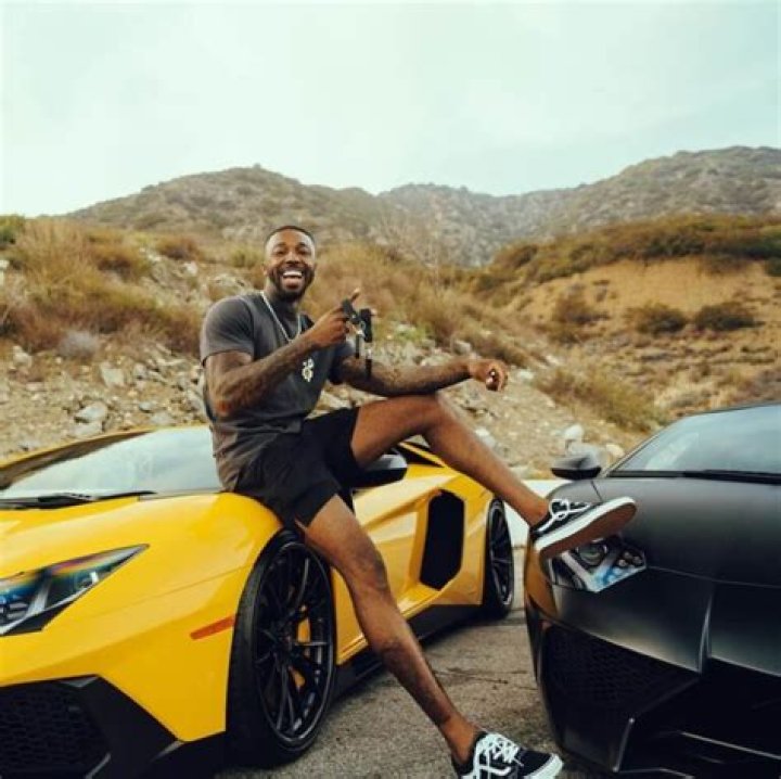 How Much Money Does Carl Banks Make? Latest Carl Banks Net Worth Income Salary