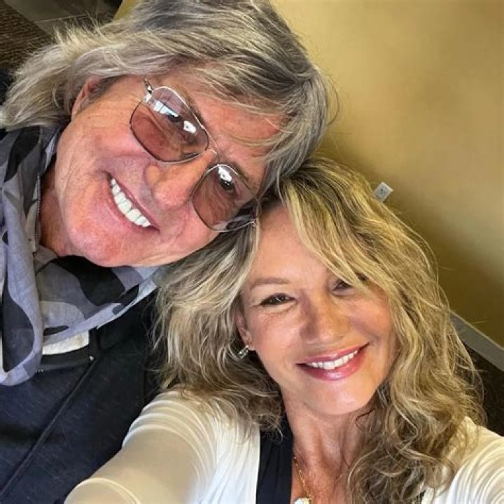 How Old Is Cindy Barker? Learn Everything David Coverdale’s Wife