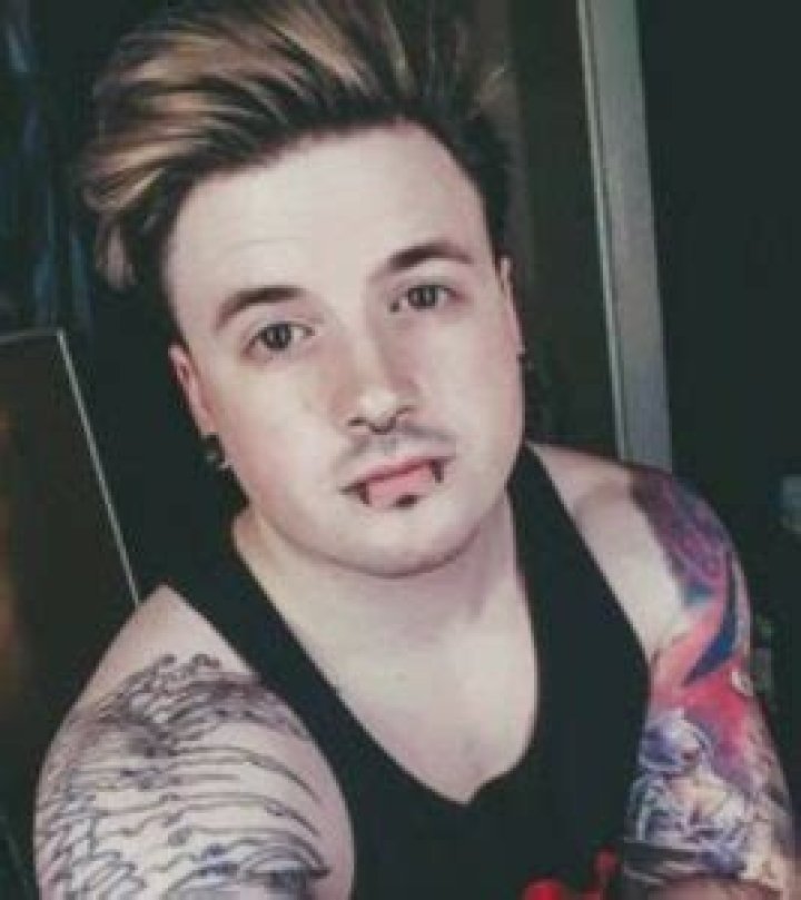 Internet Vigorously Discusses The Affair Between Jake Munro and Tattoo Artist Kat Paines