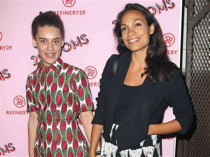 Is Actress Rosario Dawson Pregnant In 2022 And Who Is Her Boyfriend?