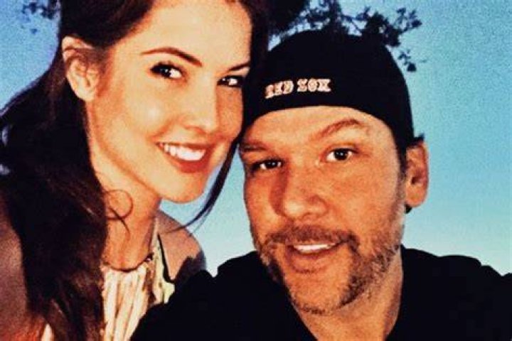 Is Amanda Cerny In A Relationship With Johannes Bartl? Dating Life Explored 