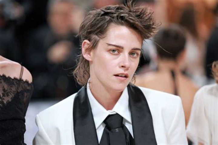 Is Fivel Stewart Gay? Tattoo Meaning And Partner Details To Know About The Actress