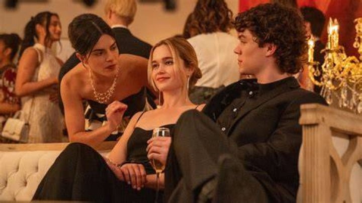 Is Mason Alexander Park Transgender? The 'Sandman' Actor Opens Up About Them Sexuality 
