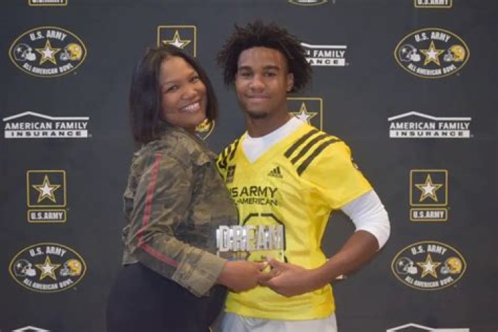 Jaylen Waddle Parents – Mom Lesha Redmon, Dad and Family Names