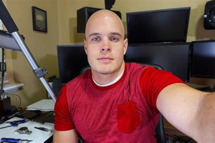 JerryRigEverything Biography And Net Worth