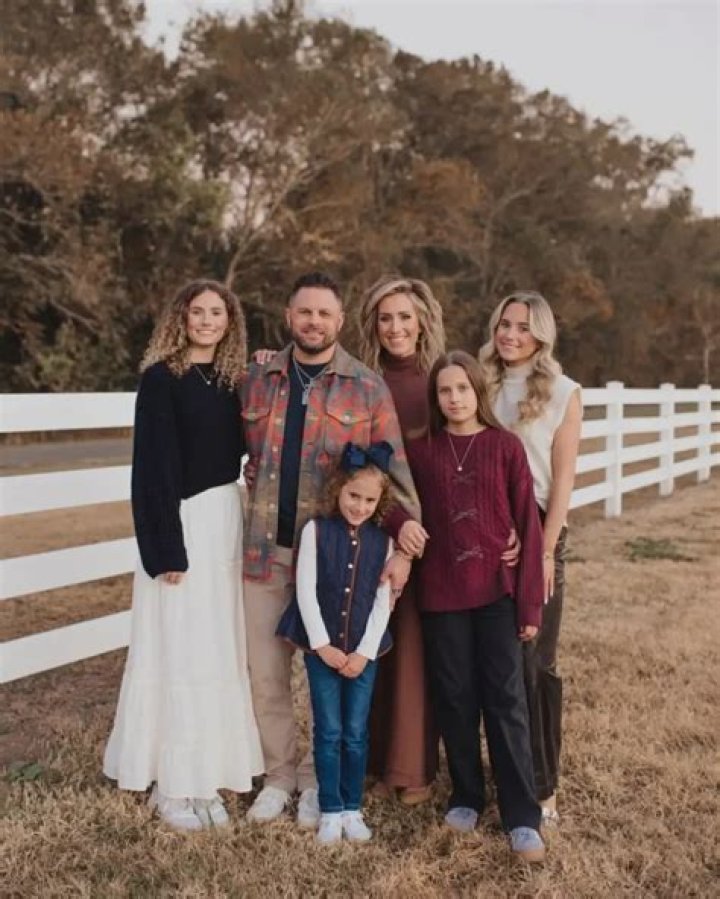 Jill Swaggart Bio, Wiki, Age, Wedding, Kids, New Baby and Net Worth