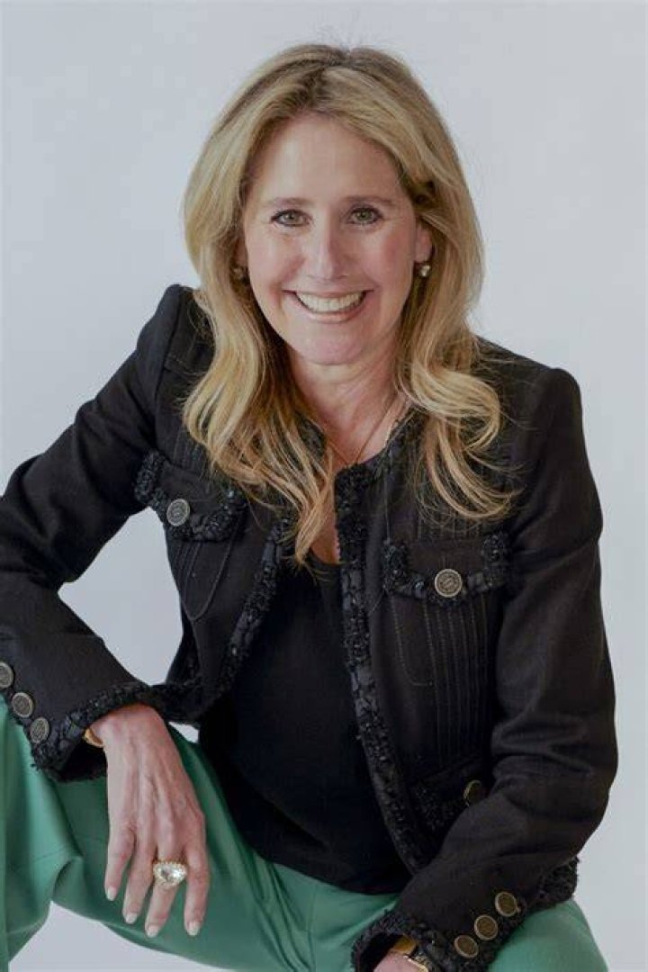 Julie Goldman Net Worth, Income, Salary, Earnings, Biography