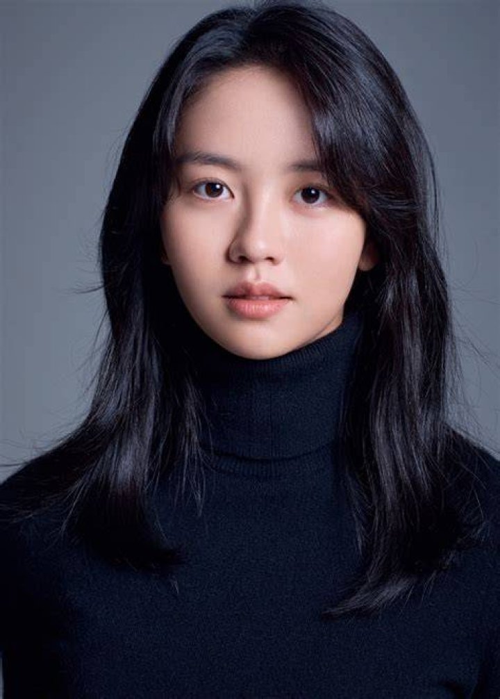 Kim Soo Hyun's Rumored Girlfriend In 2024: Meet The Possible Leading Lady