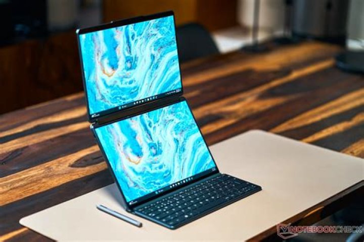 Lenovo Yoga 9i 14 Gen 7 vs. Microsoft Surface Pro 8