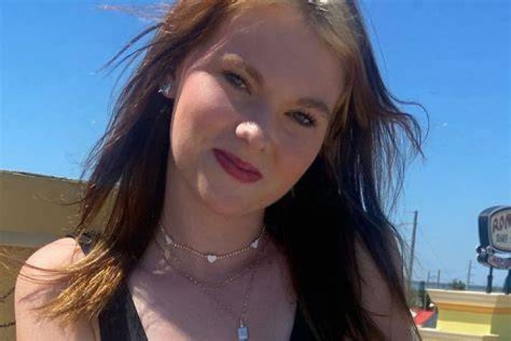 Lily Gladstone: Unveiling The Details Of Her Height And Weight