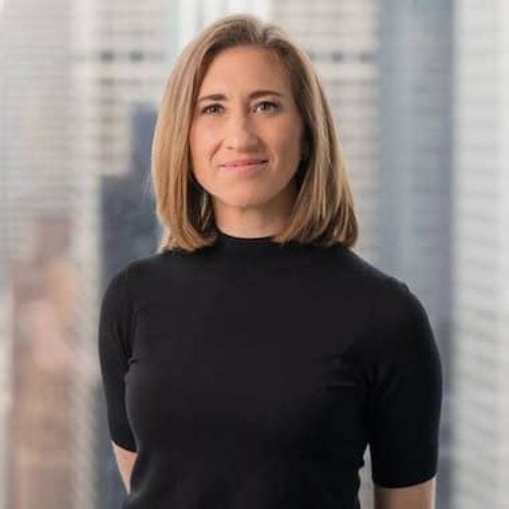 Lisa Abramowicz Bio, Wiki, Age, Parents, Husband, Married, Net Worth, Salary and Bloomberg
