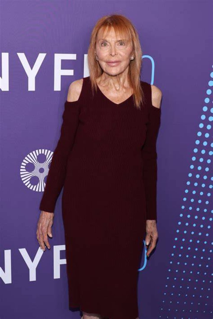 Lola Young Bio, Wiki, Age, Height, Family, Husband, Songs and Net Worth.