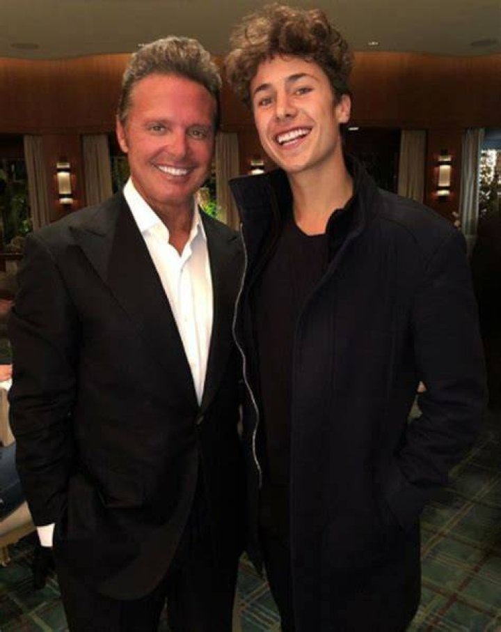 LUIS MIGUEL HEIGHT: Unveiling The Pop Icon's Real Stature