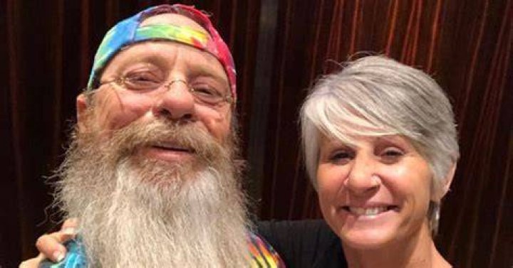 Meet The Family, Tim Schmidt Happy Hippie Wife Christine Wheeler and Kids