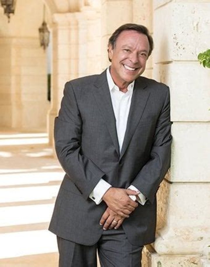 Mike Fernandez Net Worth, Income, Salary, Earnings, Biography