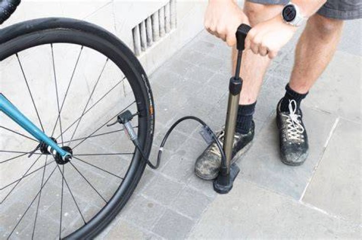 Nutlock Kickstarter Locks Your Bike Tires in Place