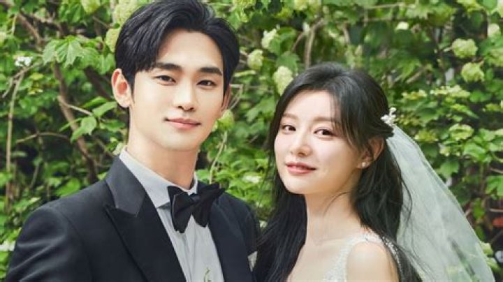 Official: Kim Soo Hyun And Kim Ji Won's Relationship Confirmed