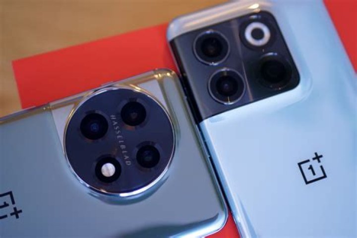 OnePlus 11 vs. OnePlus 10T: only one is worth your money