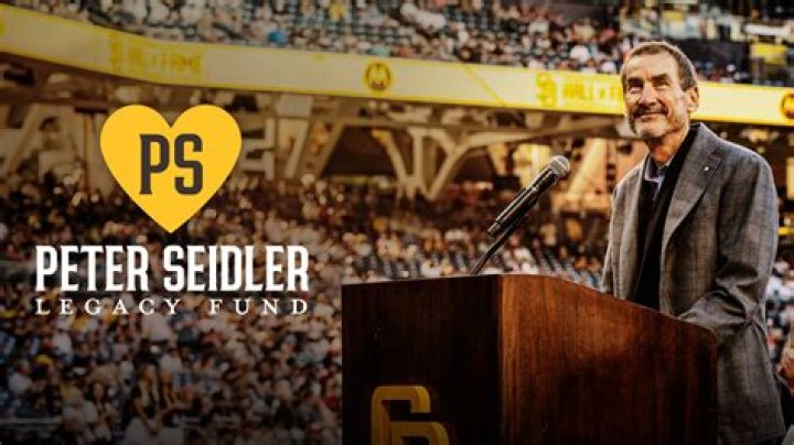 Peter Seidler House, Family, Political Affiliation