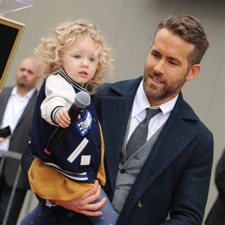 Ryan Reynolds' Family: Exploring Parent And Child Relationships