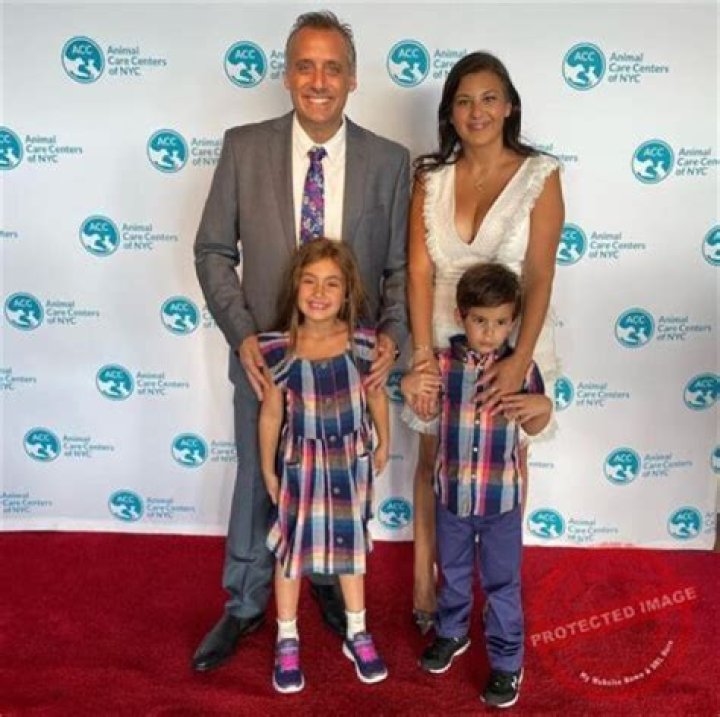 Santha Faiia Age (Graham Hancock Wife) Kids, Net Worth, Married, Wiki