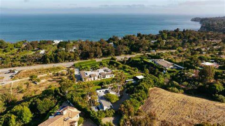 Shannen Doherty's Malibu House Address: A Glimpse Into Her Coastal Retreat