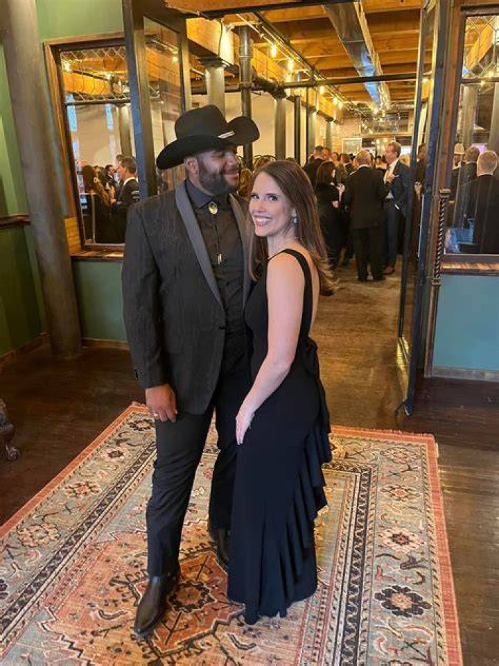 Shannon Rousseau Bio, Wiki, Age, Height, Husband, KTTC, and Net Worth.